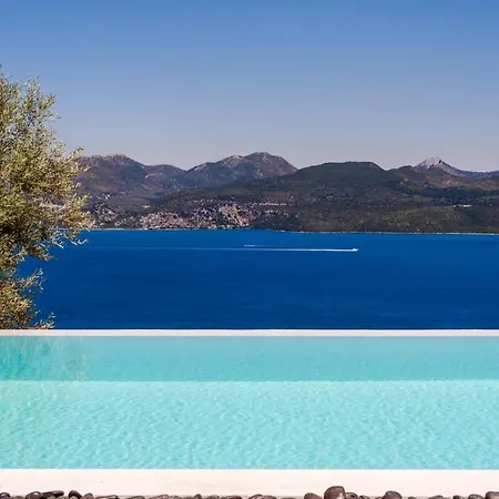Luxury Agapanthus Villa